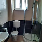 Maja 아파트 트로기르